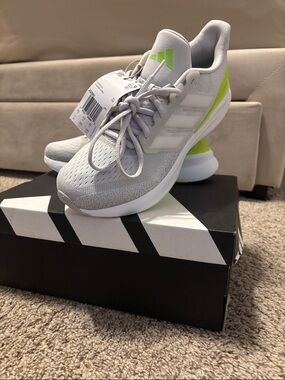 adidas gazelle silver green womens Adidas UltraBoost DNA J Sport x Disney Goofy Pack Black main image 0